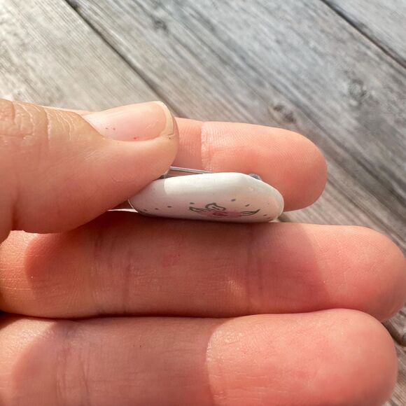 Vintage Jewelry Shabby Chic White Heart Rose Brooch Victorian Tiny Brooch - Picture 3 of 3